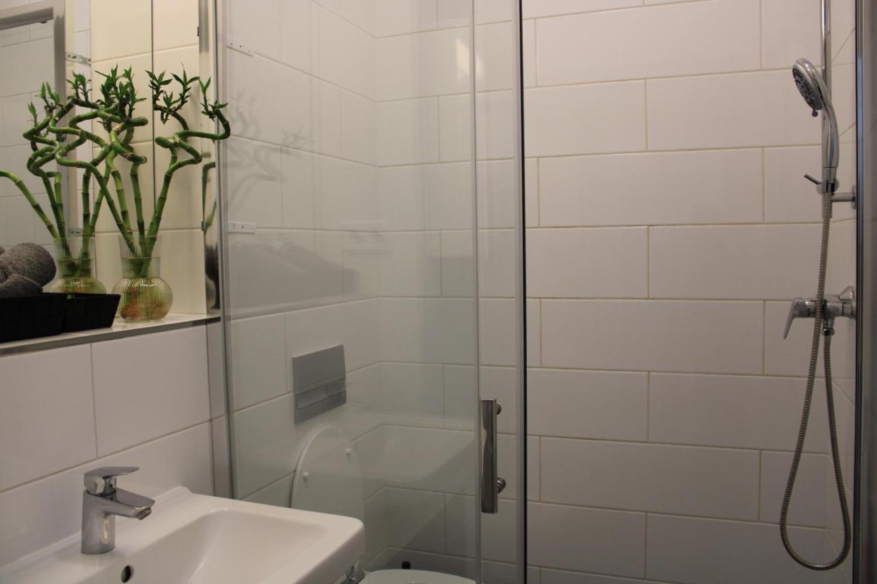Lyly Apartment - Modern Apartment With Free Parking Prag Eksteriør billede