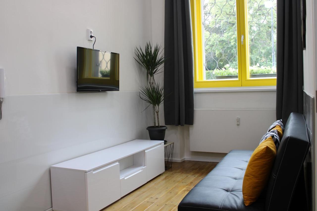 Lyly Apartment - Modern Apartment With Free Parking Prag Eksteriør billede
