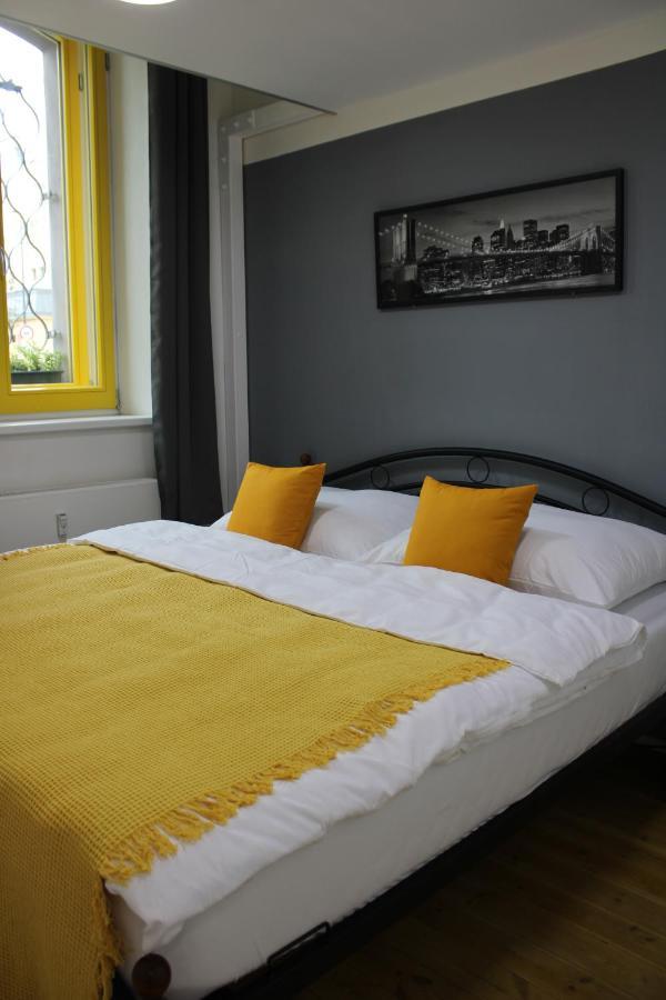 Lyly Apartment - Modern Apartment With Free Parking Prag Eksteriør billede